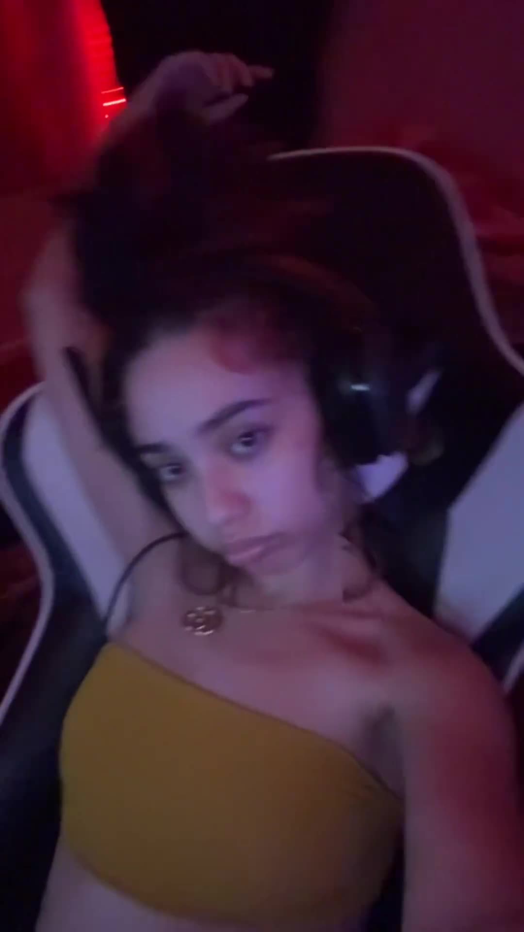 Prettyluhhangie — video 9